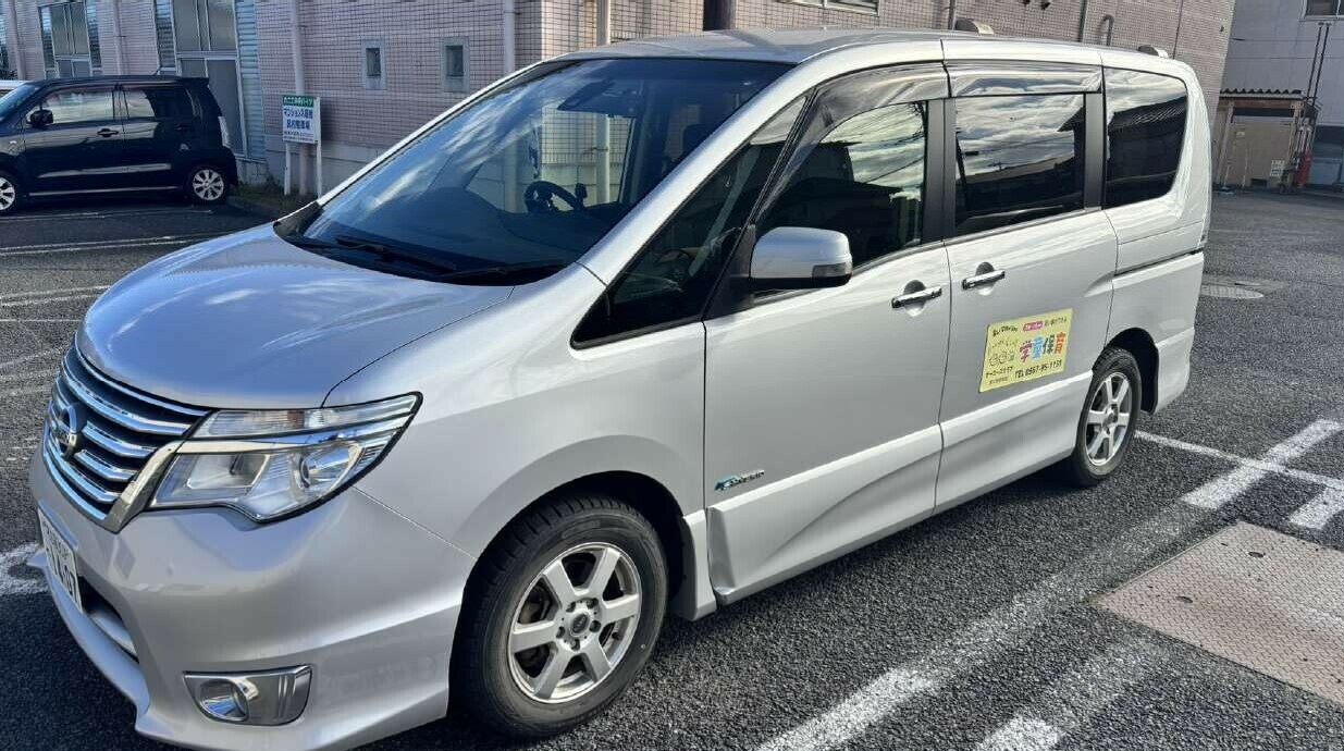 名古屋のスイミングケーニーズクラブの学童教室 送迎車